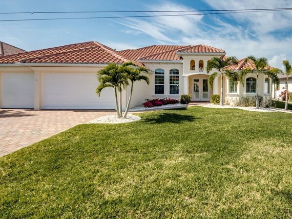 Villa Beach Estate