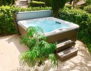 Jacuzzi