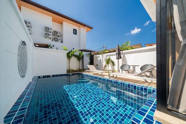 Private pool