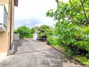 Losa, Pasarela, Acera, Jardín, Entrada De Coches, Cerca, Paisajismo, Sombra, Guijarro, Inicio De Esgrima