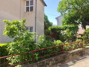 Enceinte de lâhĂ©bergement