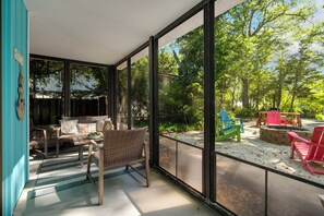 1st Floor Screened In Patio Off Living Room/Dining Area