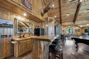Game room- wet bar