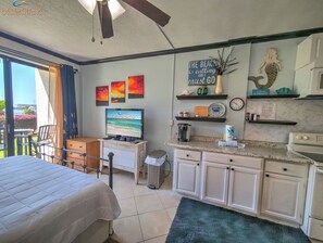 Pirates Bay B114 Studio - King Bed