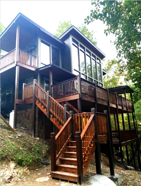 Our cabin is in the exclusive community of Shagbark, 12 minutes to Pigeon Forge