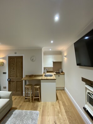 Hob, Extractor hood,  Microwave & Airfryer