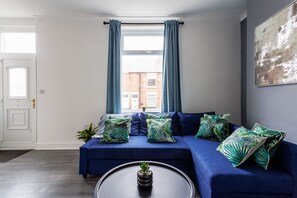 Living Room / Lounge