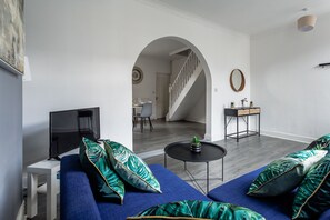 Living Room / Lounge
