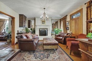 Shared parlor