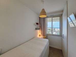 single bedroom