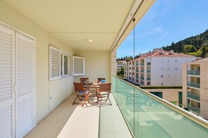 Outside dining seats