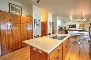 Full equipped kitchen with drip coffee maker