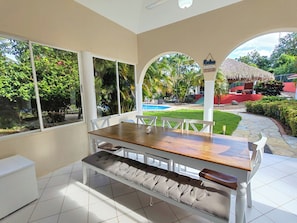 Outdoor dining