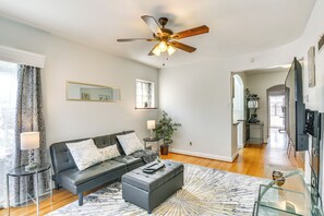 Living Room | Smart TV