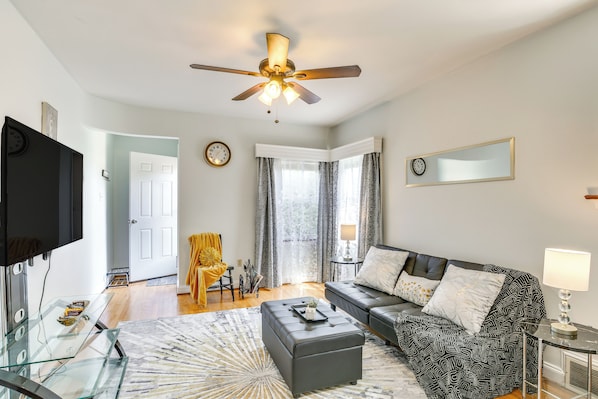 St. Louis Vacation Rental | 1BR | 1BA | 700 Sq Ft | 6 Steps to Access