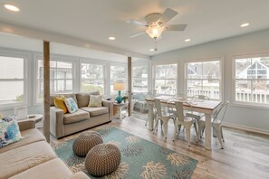 Front Living Area | Smart TV | Dining Table | Dishware/Flatware | 1st Floor