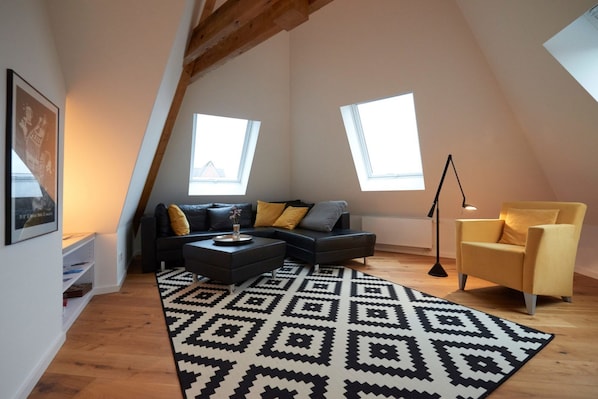 Skyline Loft, 66 qm, 1 Schlafzimmer, max. 3 Personen-Wohnbereich