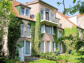 Gebäude, Fenster, Strauch, Fassade, Haus, Wohngebiet, Zuhause, Estate, Hütte, Garten