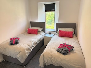 2 single beds