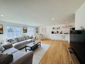 Spacious, cozy and relax living room