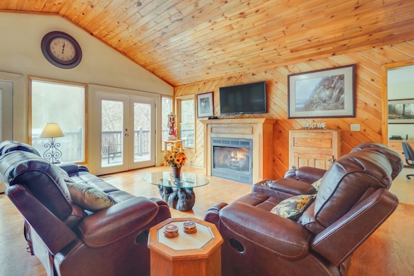 Sevierville Vacation Rental | 2BR | 2BA | 1,388 Sq Ft | Stairs Required