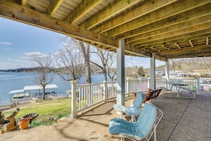Covered Patio | Swing | Picnic Table | Lakefront View