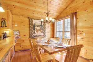 Dining Room | Dishware & Flatware