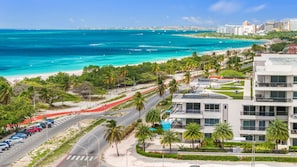 Only a few steps away, enjoy the soft white sand and crystal clear water of Eagle Beach directly in front of the O Condominium - voted #1 beach in the Caribbean in the World’s Best Beaches rankings.