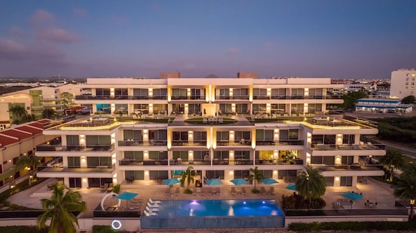 The O Condominium, the finest and most luxurious residence building in Aruba directly on Eagle Beach, the #1 beach in the Caribbean.
