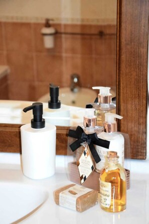 Bathroom amenities
