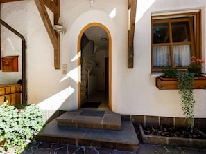 Entrance / Reception
