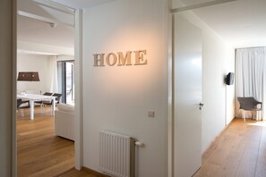 Entrance / Reception