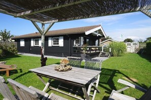 Außenseite Ferienhaus [Sommer]