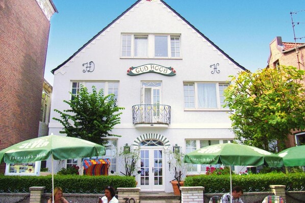 Außenseite Ferienhaus [Sommer]