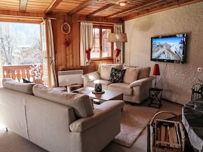 Möbel, Interior Design, Holz, Couch, Zimmer, Wohnzimmer, Zuhause, Decke, Fussboden, Tabelle