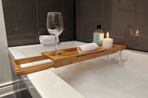 Bain tourbillon avec plateau