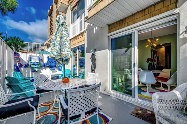 Outdoor dining