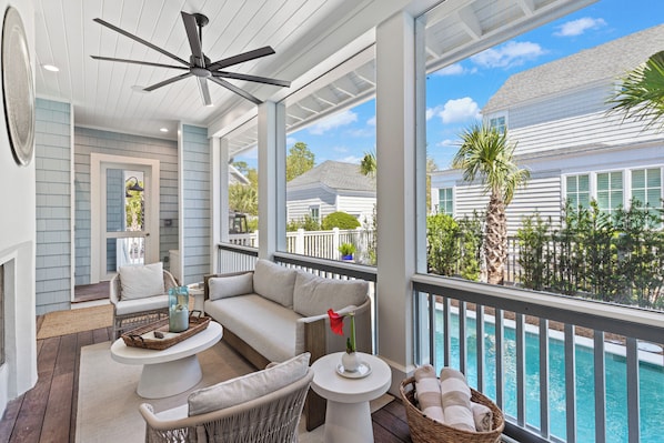 Screened-in Porch Overlooking Private Pool - With a Fire Place!