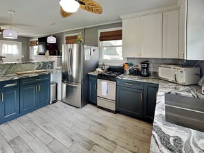 Full Size Kitchen