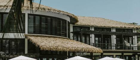 Abrazos Suite 4 – Panoramic Upper Floor Suite with Wraparound Balcony