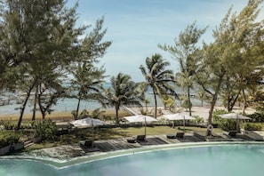 Abrazos Belize Ocean Front and Pool