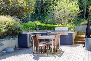 Outdoor dining and BBQ
