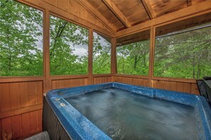 Bella Casa's bubbling hot tub