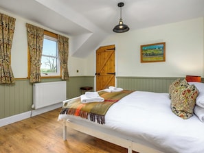 Double bedroom | James Wilson Suite - Meldrum Apartments, Ceres, near St Andrews