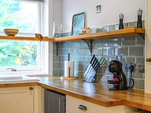 Kitchen | James Wilson Suite - Meldrum Apartments, Ceres, near St Andrews