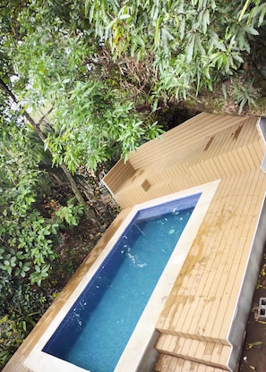 Pool and Deck to relax