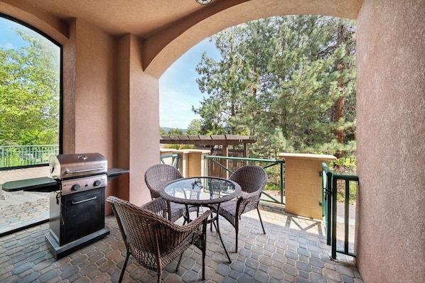 101B Patio With Golf Course View