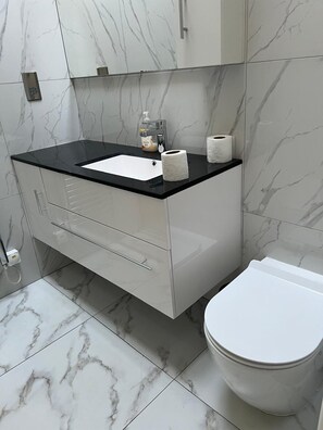 En-suite bathroom