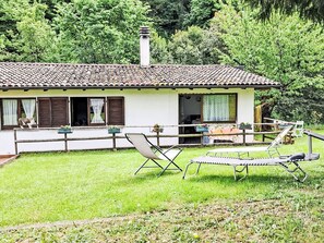 Haus, Hütte, Zuhause, Ländliches Gebiet, Veranda, Rasen, Bauernhaus, Garten, Schatten, Garten