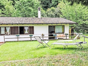 Haus, Hütte, Zuhause, Ländliches Gebiet, Veranda, Rasen, Bauernhaus, Garten, Schatten, Garten